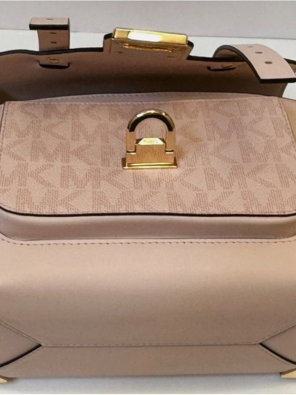 Michael Kors Manhattan Light Blush Pink Top-Handle Satchel w/ Gold Hardware EUC
